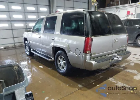 2000 Cadillac Escalade Standard z USA, uszkodzony, nr VIN 1GYEK13R2YR131626